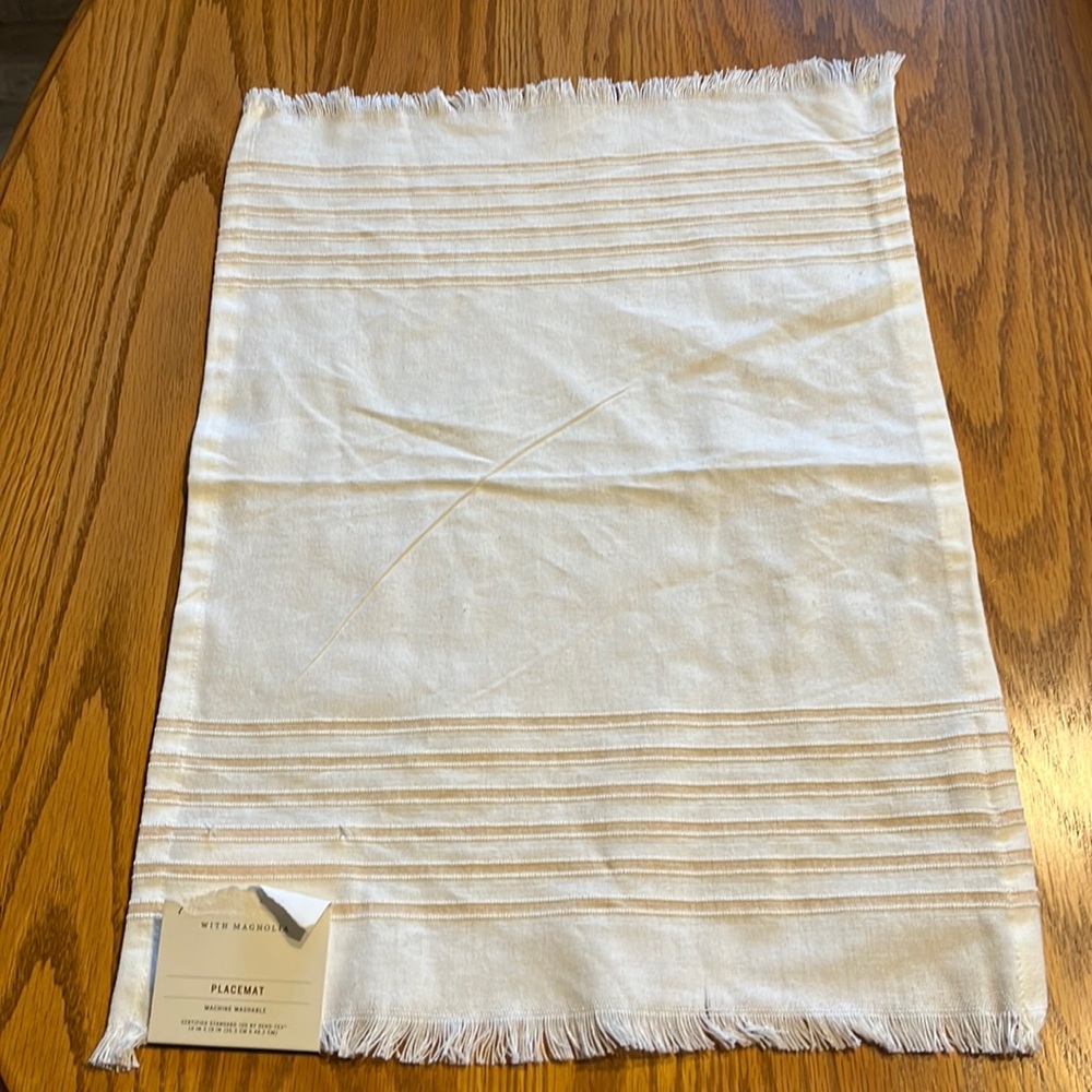 Placemats.